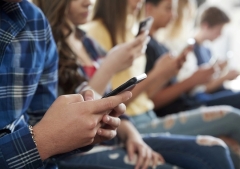 Grupo de vigilancia advierte a padres sobre nueva función de mensajes directos de Spotify