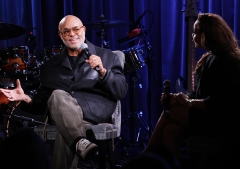 Israel Houghton llevó los coritos latinos al GRAMMY Museum