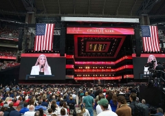 Despiden a Charlie Kirk como ‘mártir de la fe’ en un evento marcado por el perdón y mensajes evangelísticos