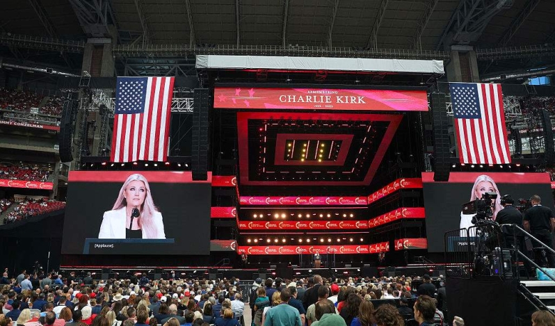 Despiden a Charlie Kirk como ‘mártir de la fe’ en un evento marcado por el perdón y mensajes evangelísticos