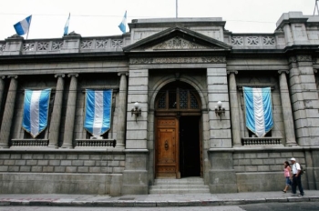 Congreso de Guatemala aprueba ley que exime a iglesias de presentar estudios de impacto ambiental