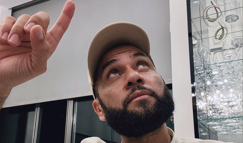 Del fútbol al púlpito: Dani Alves inicia una nueva vida como predicador evangélico en Girona