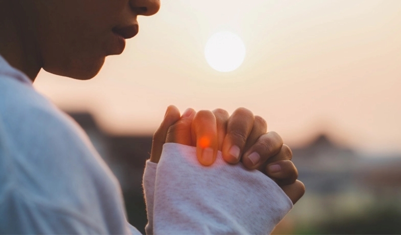 Confiar en la presencia de Dios en medio de extraños