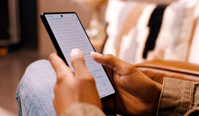 Apps cristianas: Youversion, Glorify y Hallow se unen para lanzar el Mes Global de la Biblia en noviembre
