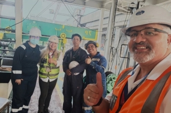 Ministerio prepara alcance global para llevar alegría navideña a marineros lejos de casa