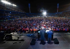 Franklin Graham en Argentina: Miles responden al llamado de fe en multitudinario evento