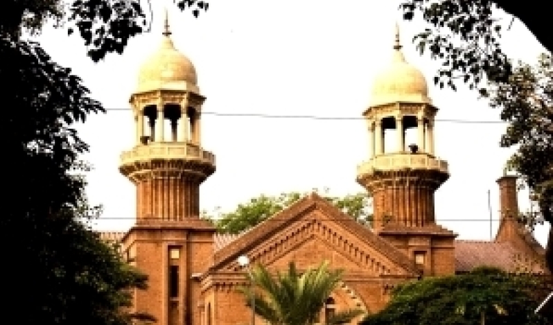 Mujer cristiana en Pakistán acusada de blasfemia gana fianza