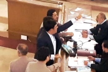 Jefe de derechos humanos de la ONU critica enmienda constitucional de Pakistán