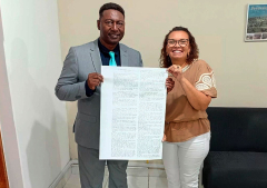 Brasil: Transcriben a mano toda la Biblia y presentan un ejemplar gigante