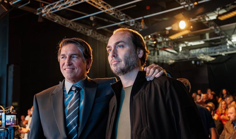 Jim Caviezel protagonizará Dark House, una película sobre el ex presidente de Brasil Jair Bolsonaro
