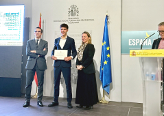 España: joven cristiano convierte historia de su familia en lección de libertad y fe