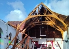 Iglesias de Jamaica solicitan fondos gubernamentales para reparaciones tras la devastación del huracán Melissa