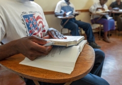 Congreso de Honduras aprueba lectura de la Biblia en escuelas para fortalecer valores en la juventud