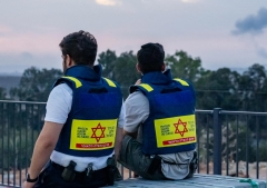 Vocero del servicio de emergencias de Israel narra la pasión de sus voluntarios por salvar vidas