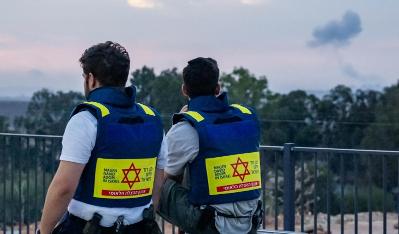Vocero del servicio de emergencias de Israel narra la pasión de sus voluntarios por salvar vidas