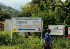 África: proveedores de salud basados en la fe se adaptan ante recortes de ayuda estadounidense