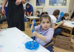 Esperanza bajo fuego: El desafío de proteger a niños con discapacidad en la guerra de Israel