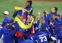 Venezuela se corona campeón del Clásico Mundial de Béisbol y rinde honor a Dios