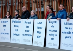 Líderes evangélicos celebran el rechazo del Parlamento de Escocia a la ley de suicidio asistido