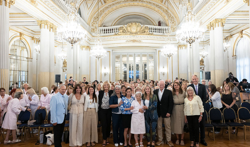 ACIERA entrega reconocimientos a mujeres por su labor solidaria