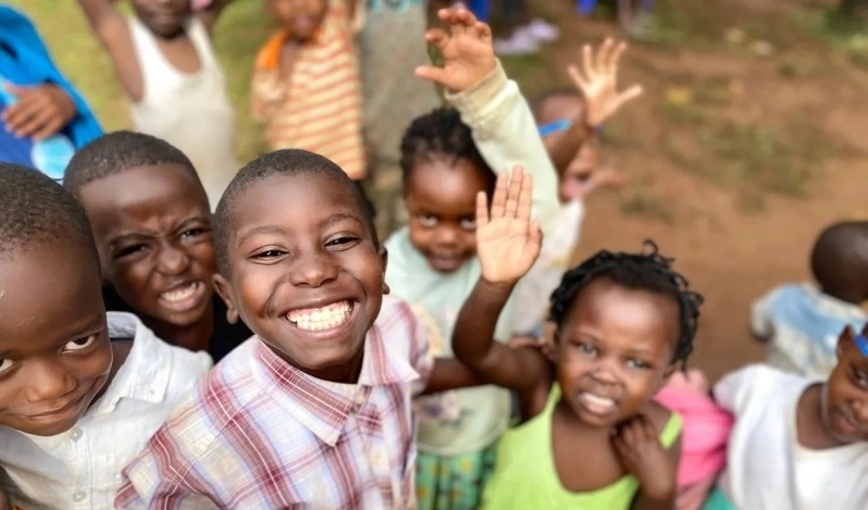 Kenia planea fondo de 15 millones para trasladar niños de orfanatos a entornos familiares