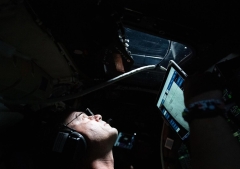 Astronauta Reid Wiseman confiesa que ver la cruz tras regresar a la Tierra le conmovió hasta las lágrimas