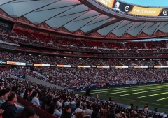 Miles de personas se reúnen en Madrid para el evento evangelístico The Change 2026