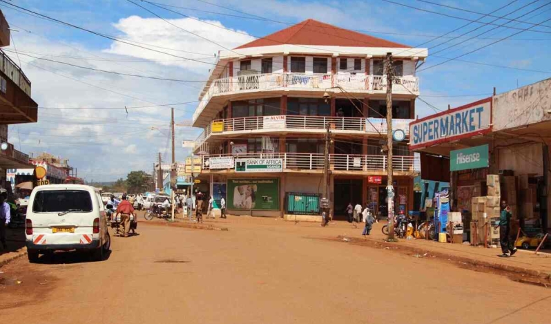 Familiares musulmanes cortan las manos de un nuevo cristiano en Uganda