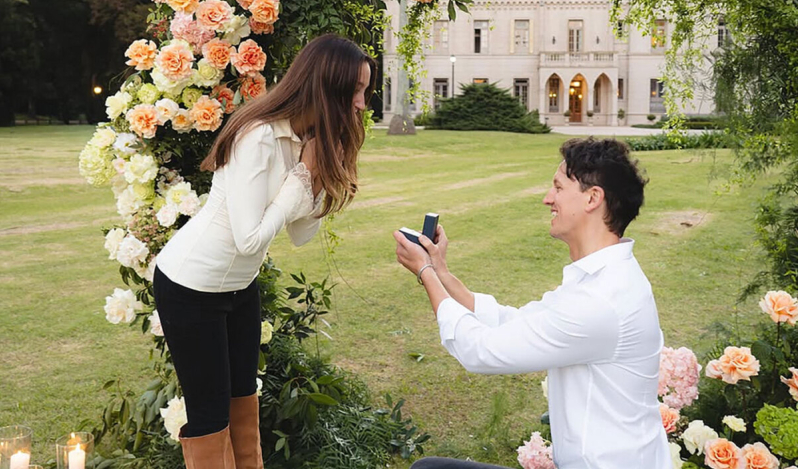 La influencer Brenda Di Aloy se comprometió con Sebastián Freidzon, hijo de los pastores Claudio y Betty Freidzon