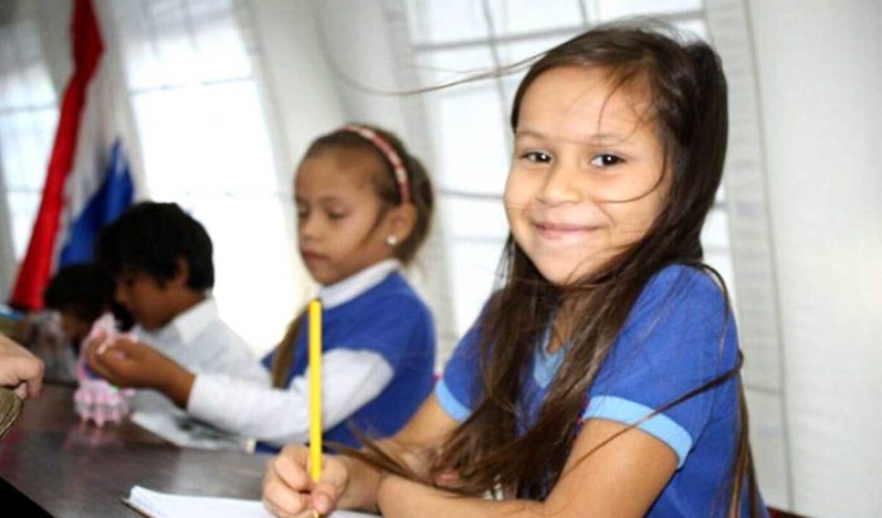 Paraguay reabre el debate educativo tras reforzar la enseñanza de la visión biológica tradicional