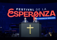 Miles participaron en Madrid del Festival de la Esperanza con Franklin Graham