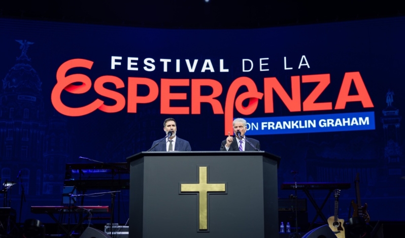 Miles participaron en Madrid del Festival de la Esperanza con Franklin Graham