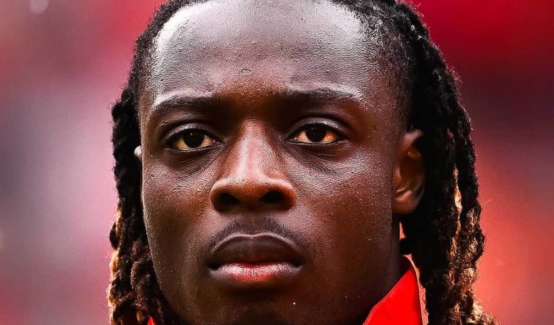 Jeremy Doku reflexiona sobre Hechos 12 durante concentración de Bélgica en el Mundial