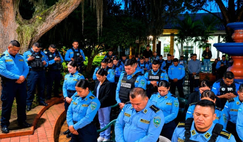 Honduras se une en oración y luto tras trágica muerte de siete agentes policiales en accidente vial