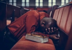 Por qué la comodidad es espiritualmente más peligrosa que el sufrimiento