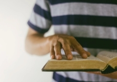 ¿Pensabas que la versión de tu Biblia no importa? piénsalo de nuevo