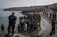Miles de migrantes cruzan la frontera en Ceuta, España, provocando colapso de servicios mientras la Iglesia evangélica pide oración