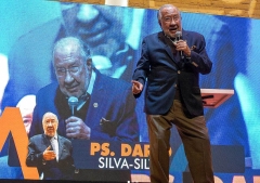 Amigos, líderes y comunidades de fe despiden a Darío Silva-Silva
