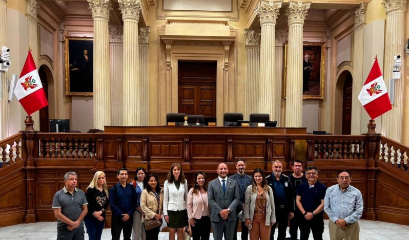 Periodistas cristianos de Latinoamérica se reúnen en Lima y dialogan con el vicepresidente del Congreso peruano