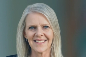 Directora de escuela en Australia dimite tras negarse a organizar un evento LGTBQ+