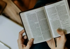 Hombre que leyó la Biblia 221 veces afirma que la Palabra siempre enseña algo nuevo