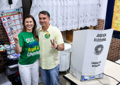 Flávio Bolsonaro y Lula da Silva van a segunda vuelta, Michelle Bolsonaro asegura un escaño en el Senado