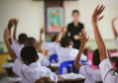 Experta en educación cuestiona contenidos de progresismo y chamanismo en libros de texto de México